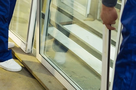 Commercial Glass Repair Technician in Bartow, FL
